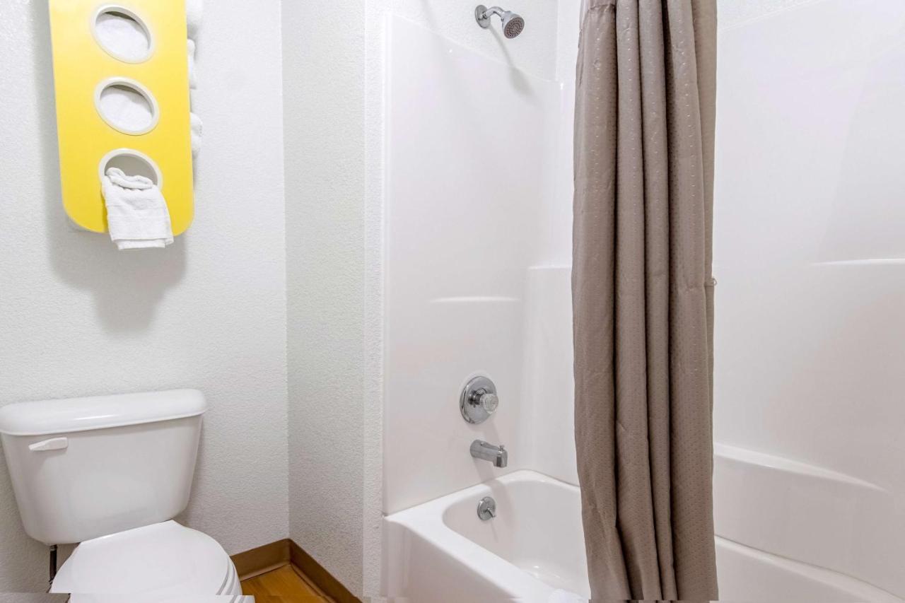 1 Queen Bed | Non-Smoking, Mini Fridge